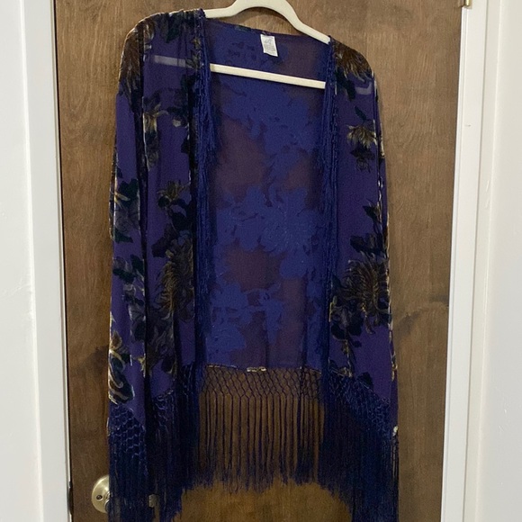 Phraseology LA Velvet Fringe Kimono - Picture 3 of 6